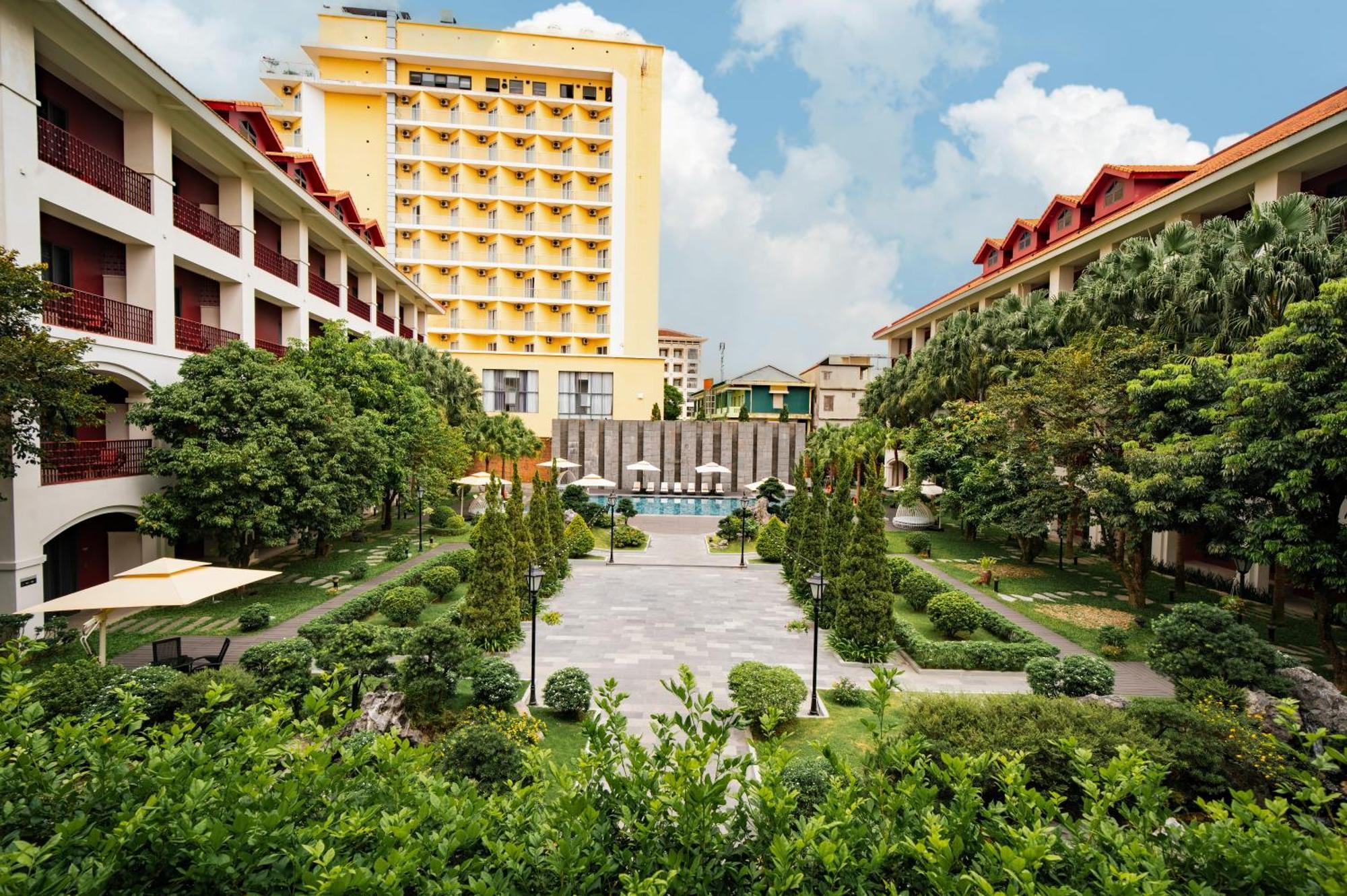 Senna Hue Hotel Exterior photo